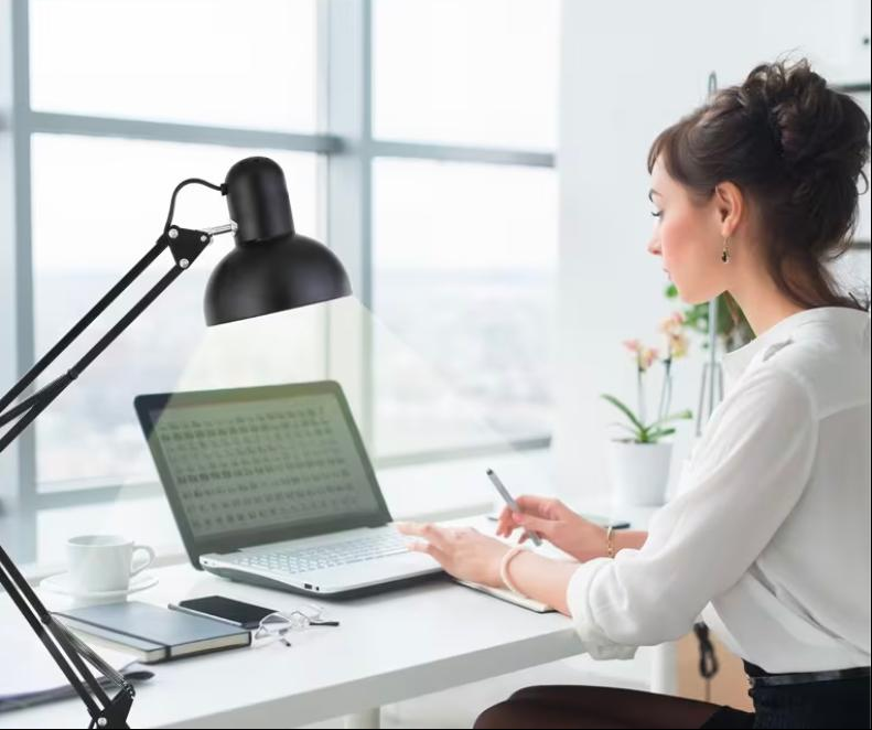 Orden, ergonomía e iluminación: tres factores que también influyen en el foco