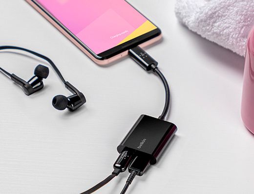 Adaptador belkin f7u081btblk usb-c de audio y carga color negro
