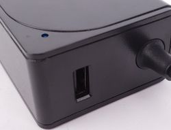 Adaptador de corriente ngs automatic 45w con 8 adaptadores y salida usb 2a