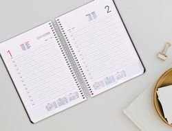 Agenda espiral liderpapel syros A5 2026 día página rojo papel 60g fsc