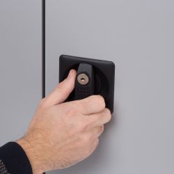 Armario Metálico Puertas Batientes 105x102x45 cm Ral 9005 Incluye 2 Baldas