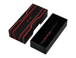 Boligrafo belius legacy aluminio diseńo triangulo rojo cuerpo negro tinta color azul caja de diseńo