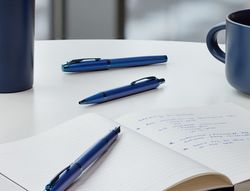 Boligrafo parker im professionals monochrome blue en estuche de regalo