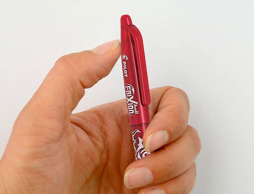 Boligrafo pilot frixion ball borrable 0,7 mm punta media rojo en blister