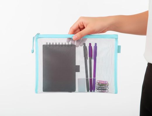 Bolsa zipper bag liderpapel poliester transpirable multiusos din A5 azul pastel