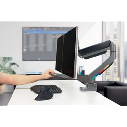 Brazo para dos monitores SmartFit™ Ergo Kensington con barra transversal y asa