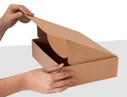 Caja automontable q-connect para e-commerce y regalo carton reciclado canal simple 3 mm kraft 330x250x100 mm