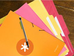 Carpeta liderpapel antartik gomas A4 3 solapas carton forrado color mostaza