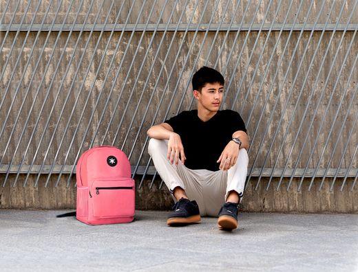 Cartera antartik mochila con asa y bolsillo frontal concremallera color coral 320x140x430 mm