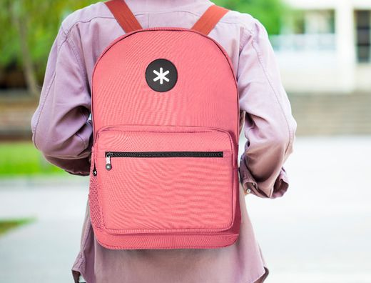 Cartera antartik mochila con asa y bolsillo frontal concremallera color coral 320x140x430 mm