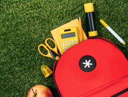 Cartera antartik mochila con asa y bolsillo frontal concremallera color rojo 320x140x430 mm