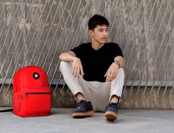Cartera antartik mochila con asa y bolsillo frontal concremallera color rojo 320x140x430 mm