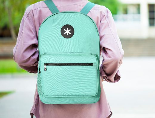 Cartera antartik mochila con asa y bolsillo frontal concremallera color verde menta 320x140x430 mm