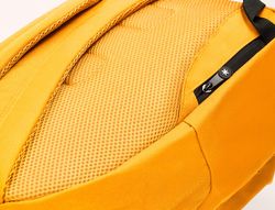 Cartera antartik mochila con asa y bolsillos con cremallera color mostaza 310x160x410 mm