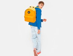 Cartera antartik mochila con asa y bolsillos con cremallera color mostaza 310x160x410 mm