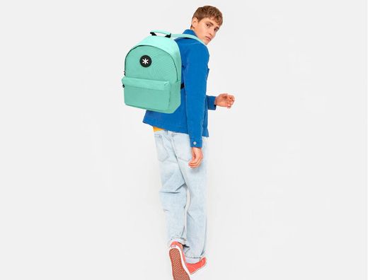 Cartera antartik mochila con asa y bolsillos con cremallera color verde menta 310x160x410 mm