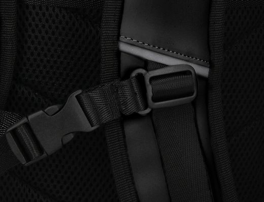 Cartera antartik mochila water proof enrollable diseño casual color negro 480x130x280 mm