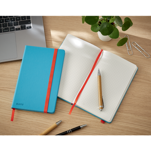 Cuaderno con tapas duras Leitz Cosy,  80 hojas, cuadriculado, DIN A5, azul