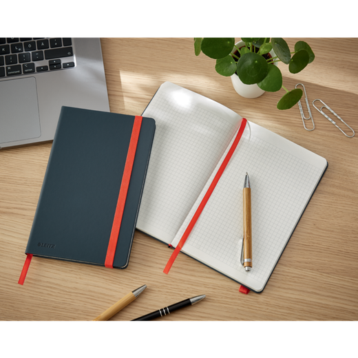 Cuaderno con tapas duras Leitz Cosy,  80 hojas, cuadriculado, DIN A5, gris