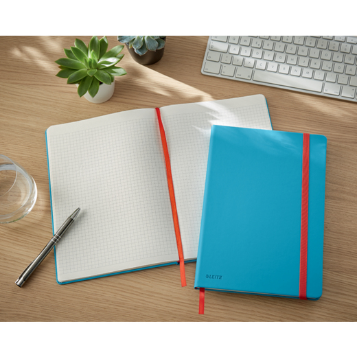 Cuaderno con tapas duras Leitz Cosy,  80 hojas, cuadriculado, DIN B5, azul