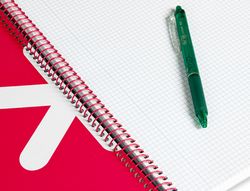 Cuaderno espiral liderpapel a4 antartik tapa dura 80h 100gr cuadro 4mm con margen color negro