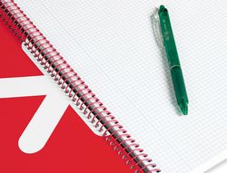 Cuaderno espiral liderpapel a4 micro antartik tapa dura 80h 100gr cuadro 5mm sin banda4 taladros color frambuesa
