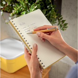 Cuaderno Wiro Leitz Cosy. Tapas duras. 80 hojas cuadriculado, DIN B5, amarillo