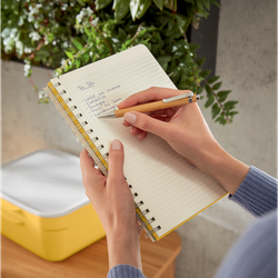 Cuaderno Wiro Leitz Cosy. Tapas duras. 80 hojas rayado horizontal, DIN B5, amarillo