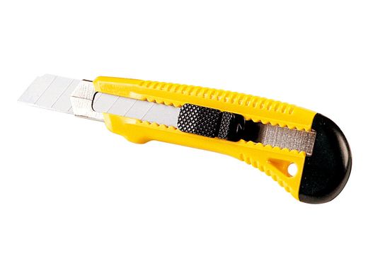 Cuter Q-Connect 68Bc con Protector -Metalico de Cuchilla Ancha