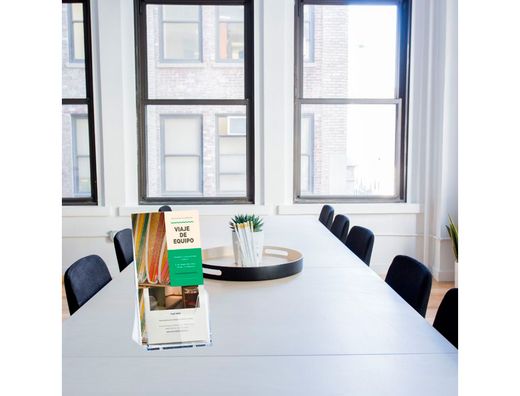 Expositor sobremesa archivo 2000 portafolletos 1 compartimento A5 vertical fondo cajetin 34 mm