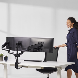 FELLOWES Brazo para monitor triple Platinum Series® 8042601
