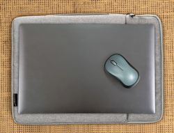 Funda para portatil q-connect 15,6\" con asa 1 bolsillo exterior con cremallera color gris 350x250x25 mm"
