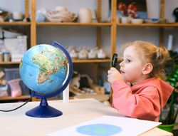 Globo terraqueo liderpapel con luz fisico y politico con animales diametro 20 cm