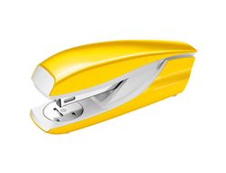 Grapadora petrus 635 wow amarilla metalizada capacidad 30 hojas