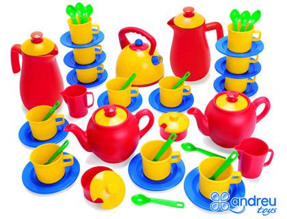 Juego dantoy vajilla 12 servicios 82 piezas 29x38x9 cm
