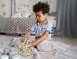 Juego infantil imaginovo madera cubo de actividades +18 meses 15,5x15,5x28cm