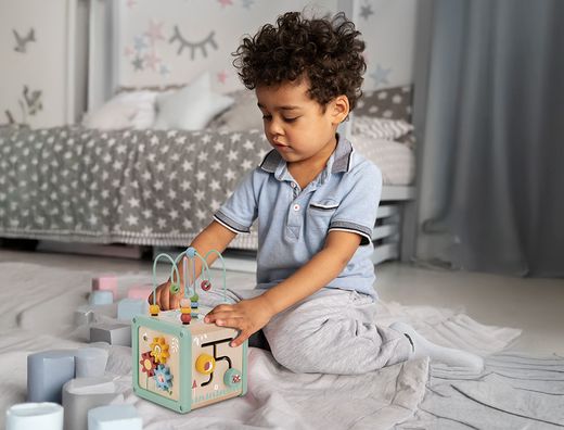 Juego infantil imaginovo madera cubo de actividades +18 meses 15,5x15,5x28cm