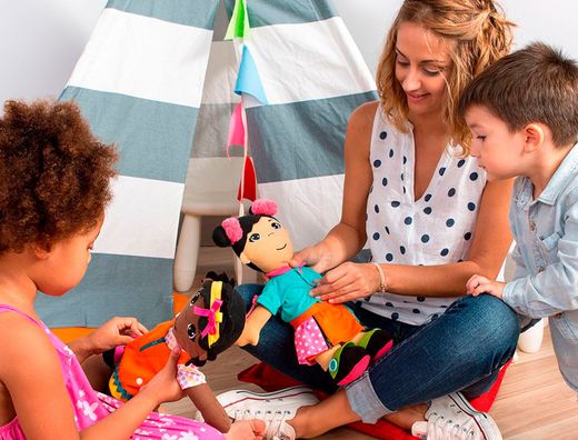 Juego miniland coleccion de muñecos asiaticos favorencen de desarrollo de la destreza manual 360x80x200 mm