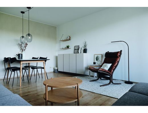 Lampara de pie maul led pirro aluminio color negro 1250x265x430 mm