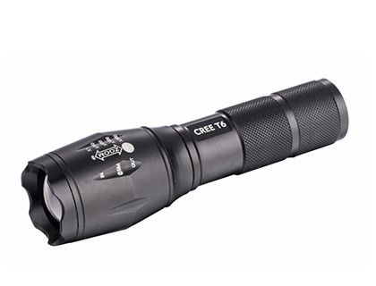 Linterna q-connect telescopica aluminio modo alumbrado alto medio bajo estroboscopio sos apagado 3 pilas aaa