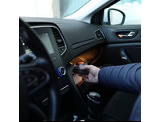 Luz de emergencia V16 homologada DGT baliza geolocalizada color negro