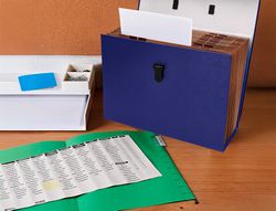 Maletin liderpapel con fuelle y asa carton forrado 19 departamentos 255x390x120 mm color azul