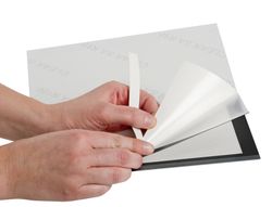 Marco porta anuncios q-connect magneto din A4 dorso adhesivo removible color negro pack de 2