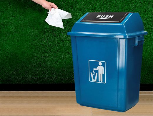 Papelera contenedor q-connect plastico con tapa de balancin 58 litros 470x330x760 mm azul