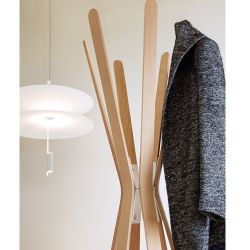 Perchero de pie Milano de 6 lamas de madera