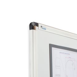 Pizarra blanca rocada acero vitrificado magnetico marco aluminio y cantoneras pvc 60x45 cm incluye bandeja para