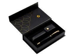 Pluma y estuche cuero belius passion dor aluminio textura cepillada color negro y dorado tinta azul caja diseño