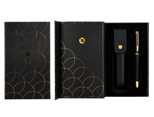 Pluma y estuche cuero belius passion dor aluminio textura cepillada color negro y dorado tinta azul caja diseño