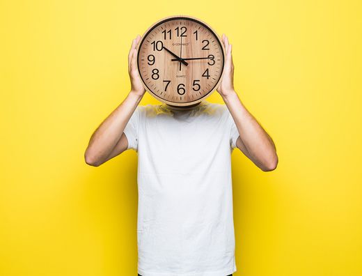 Reloj q-connect de pared de plastico redondo 25,7 cm movimiento silencioso color madera natural