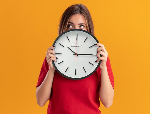 Reloj q-connect de pared de plastico redondo 34,4 cm movimiento silencioso color negro